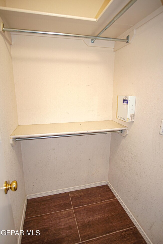 Building Photo - 3717 Tierra Zafiro Dr