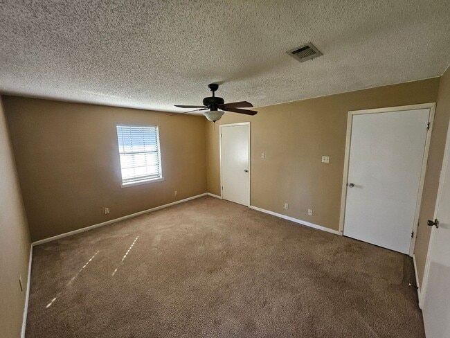 Building Photo - 168 Janice Ln