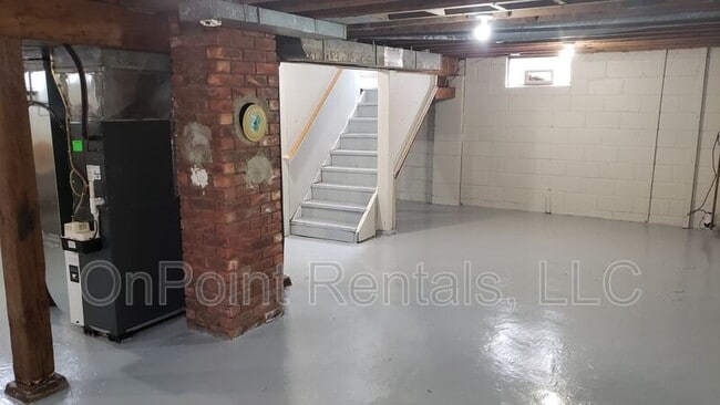 Building Photo - 34224 Stellwagen St