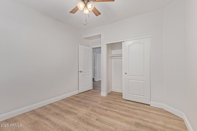 Building Photo - 15213 N 55th Way