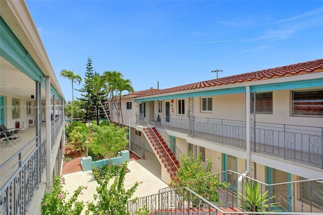 Building Photo - 7300 Byron Ave