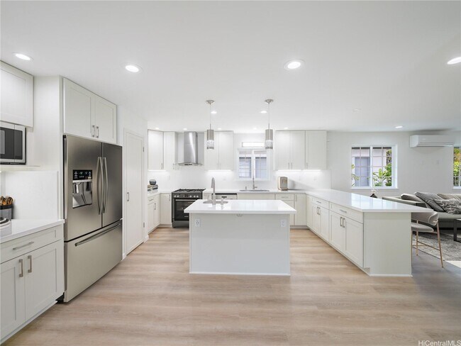 Building Photo - 2883 Oahu Ave