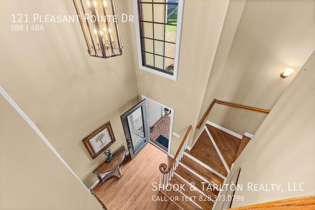 Building Photo - 121 Pleasant Point Dr
