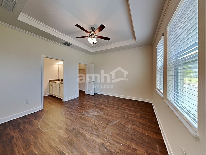 Building Photo - 2112 Saffron Walden Dr