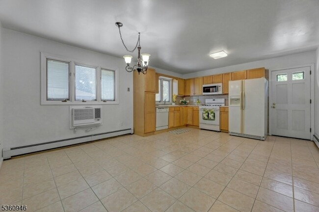 Building Photo - 178 Haverhill Ave
