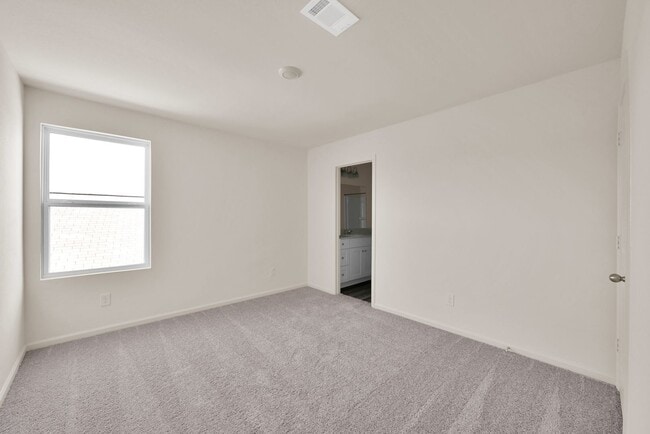 Building Photo - For Lease | 5 Bed, 4 Bath | 2,784 Sq Ft | Chapel Run Community |