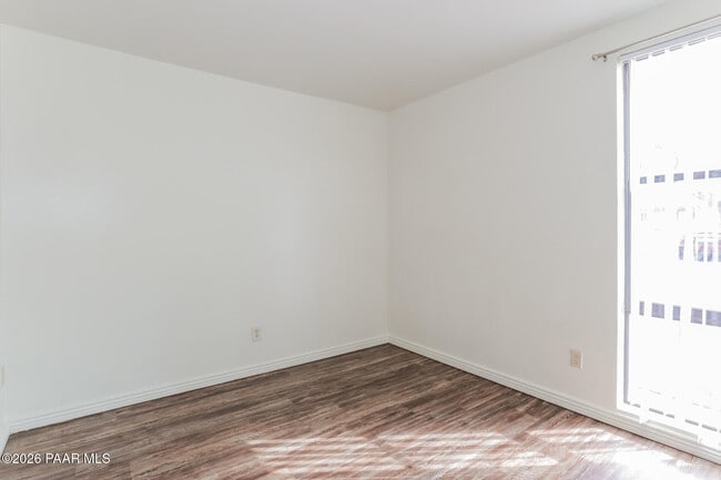 Building Photo - 770 N Dodge Blvd