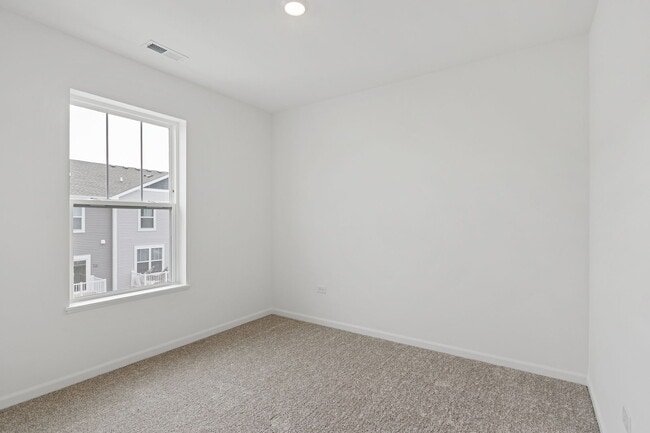 Building Photo - 25644 W Yorkshire Dr