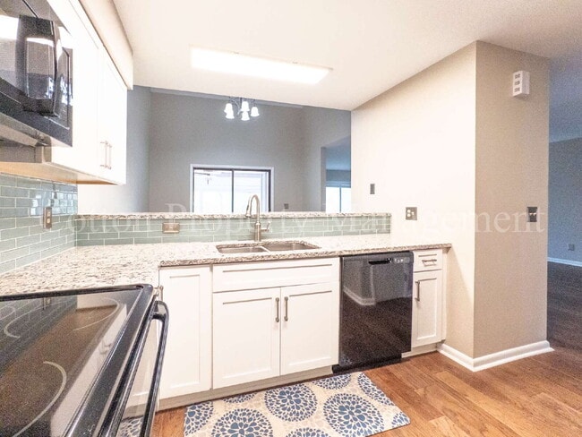 Building Photo - 202 Crooked Creek Rd