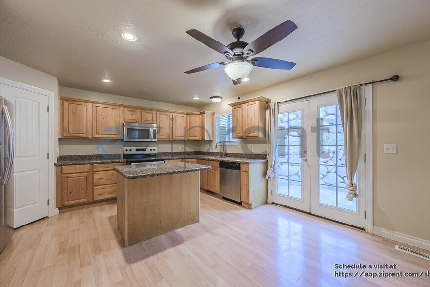 Building Photo - 10326 Avondale Dr