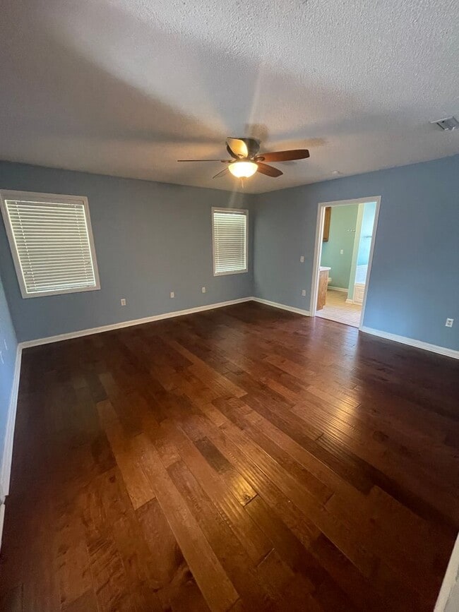 Building Photo - Available January!