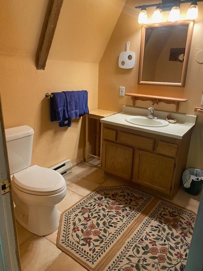 Building Photo - 2 Bedroom 2 bath Mountain Chalet close to ...