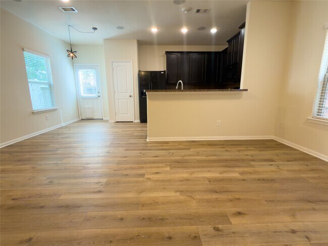 Building Photo - 17035 Amarose Dr