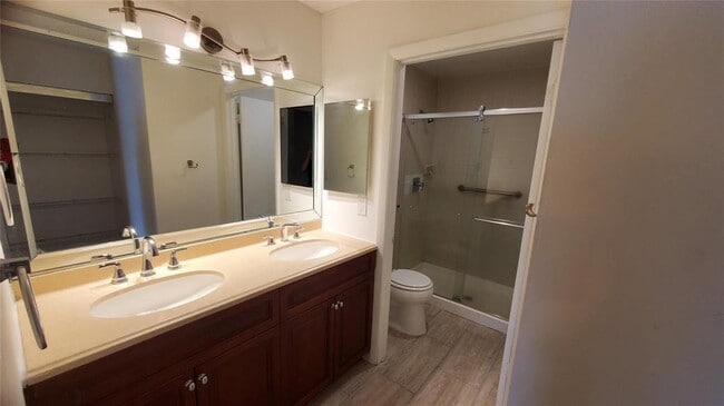 Building Photo - 3853 Carambola Cir N