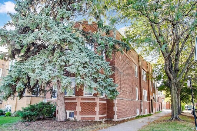 Building Photo - 3921 N Long Ave