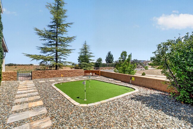 Building Photo - Amazing 5-Bedroom, 2.5-Bath Two Story Home in Stoneridge, PV