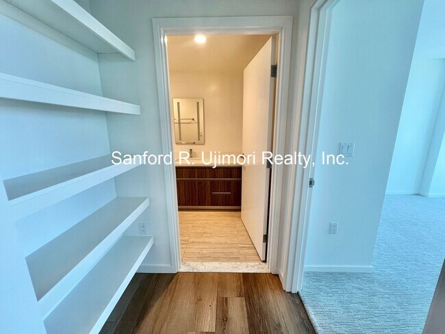 Building Photo - lion1515