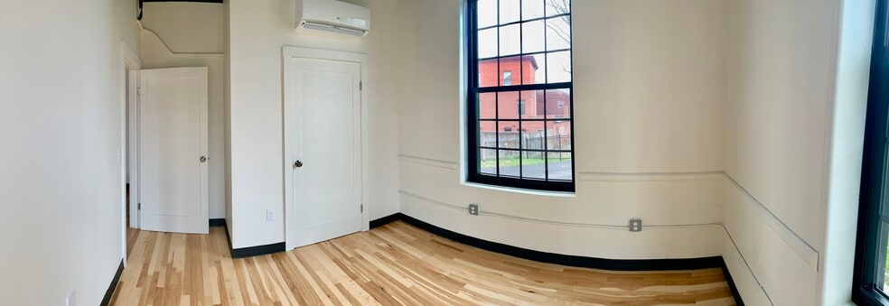 Building Photo - 181 Elm St