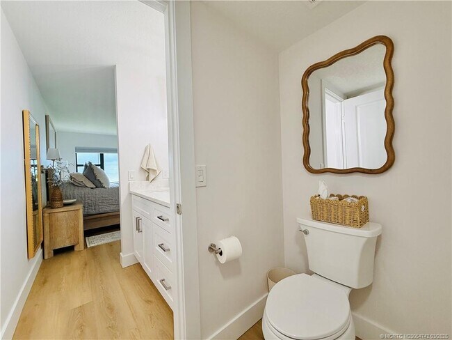 Building Photo - 7370 S Ocean Dr