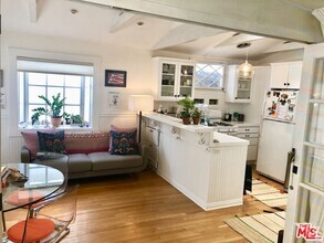 Building Photo - 443 GRAND