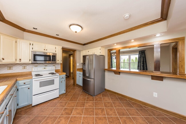 Building Photo - 229 Topaz Ln