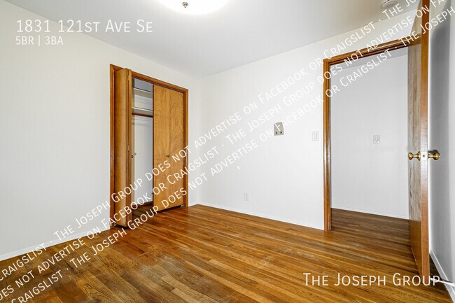 Building Photo - 1831 121st Ave SE