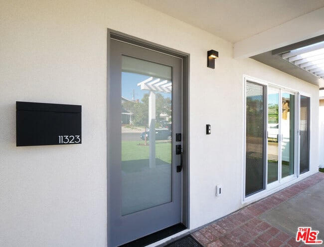 Building Photo - 11323 Utopia Ave