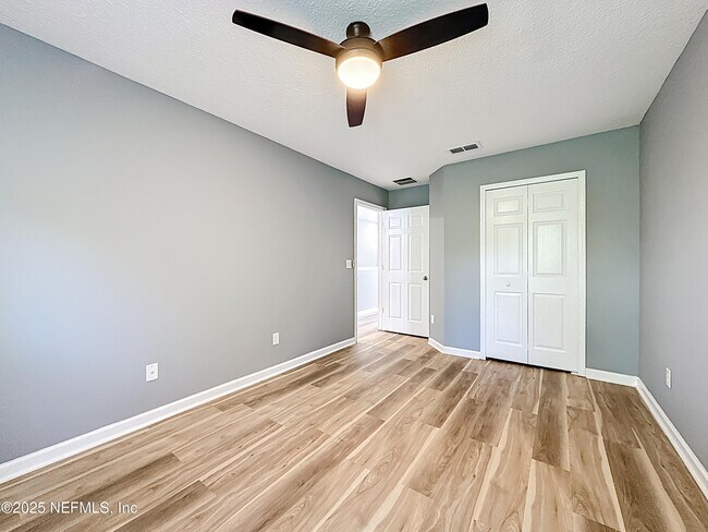 Building Photo - 243 Buck Run Way