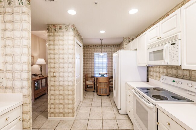Building Photo - 4120 Bayhead Dr