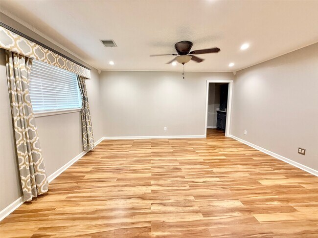 Building Photo - 5231 Alamosa Ln