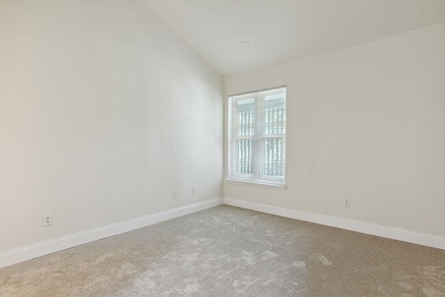 Building Photo - 3827 Gilbert Ave