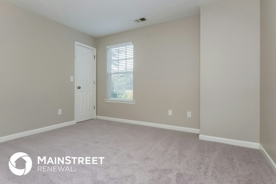 Building Photo - 405 Hawthorne Cir