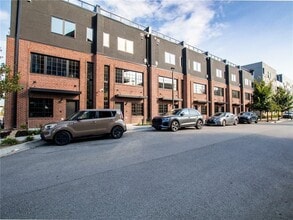 Building Photo - 537 E 19th St