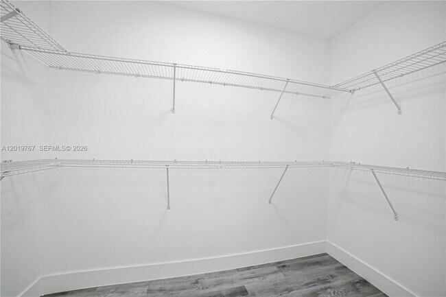 Building Photo - 5201 Yellow Pine Ln