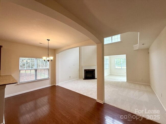 Building Photo - 1304 Ridgehaven Rd