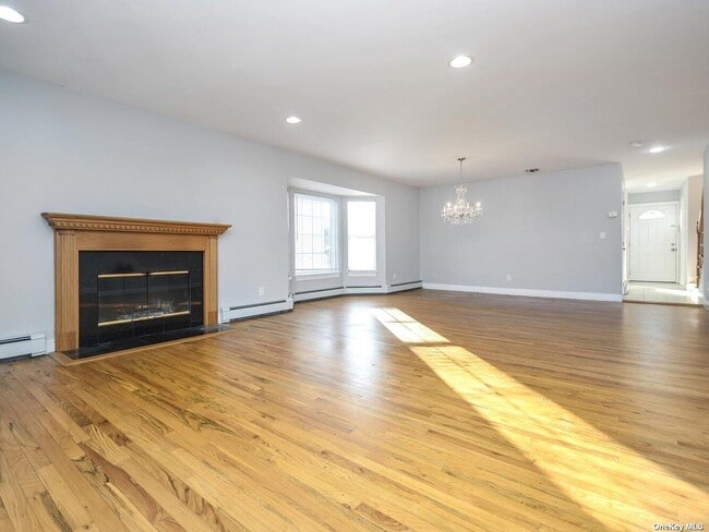 Building Photo - 48 Marwood Rd S