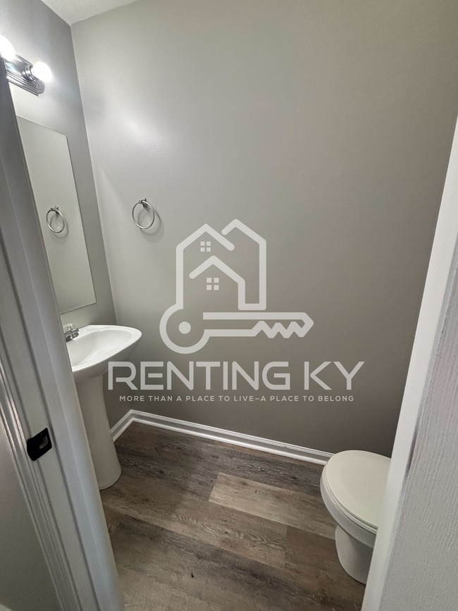 Building Photo - Newly Renovated 2-Bed, 1.5-Bath Townhome!