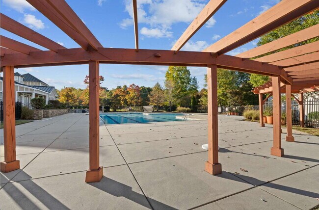 Building Photo - Spacious 3-Bed End-Unit Townhome in Durham