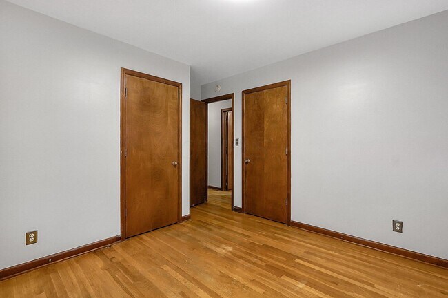 Building Photo - 4959 Woodbriar Pl