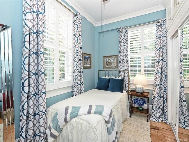 Building Photo - 2501 Roswell Ave