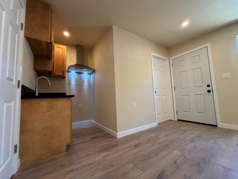 Building Photo - 5306 Cimarron St