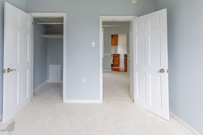 Building Photo - Terrific Two Bedroom Gem in Georgetown! Pa...