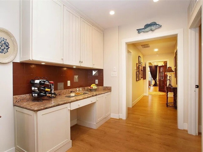 Building Photo - "Luxurious Living Awaits: Spacious 2-Bed, 3-Bath Apartment in Prime Clayton Location!"