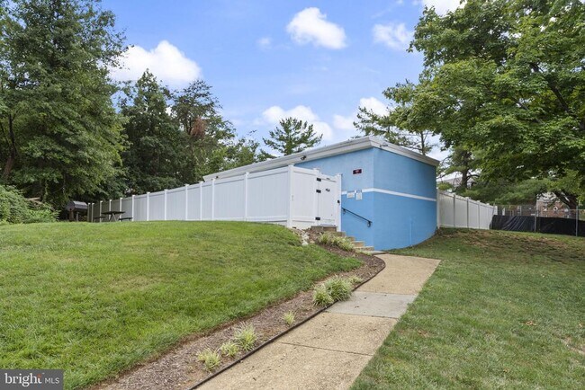 Building Photo - 3312 S 28th St
