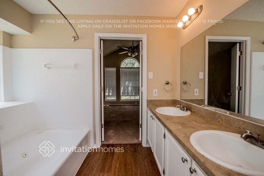 Building Photo - 831 Wyndham Pl