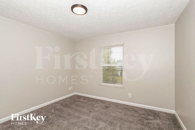 Building Photo - 2843 Cranbrook Dr