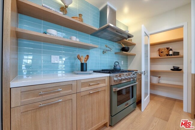 Building Photo - 211 Bellino Dr