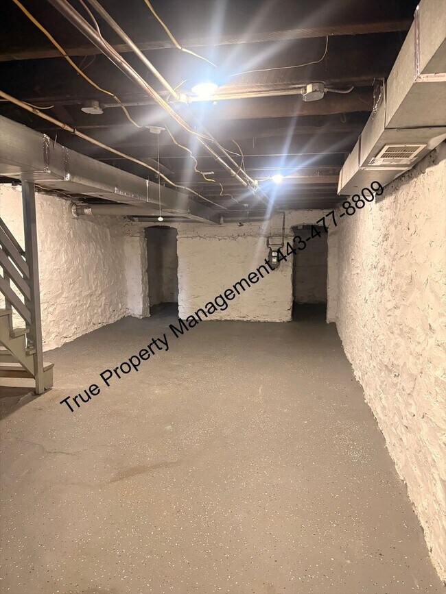 Building Photo - 3127 Baker St