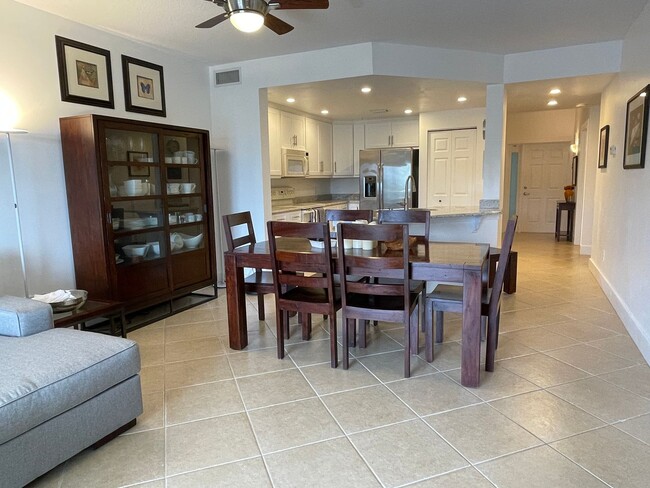 Building Photo - Upscale 3 BR Furnished Condo in Inlet at S...