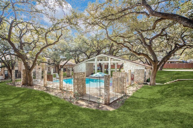 Building Photo - 2 Bedroom/2.5 Bath Bent Oak Subdivision